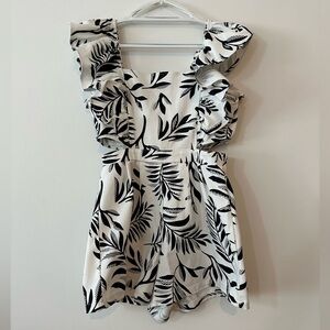 Flying Tomato Black and White Leaf-Print Ruffle Sleeve Romper, Like New, Large